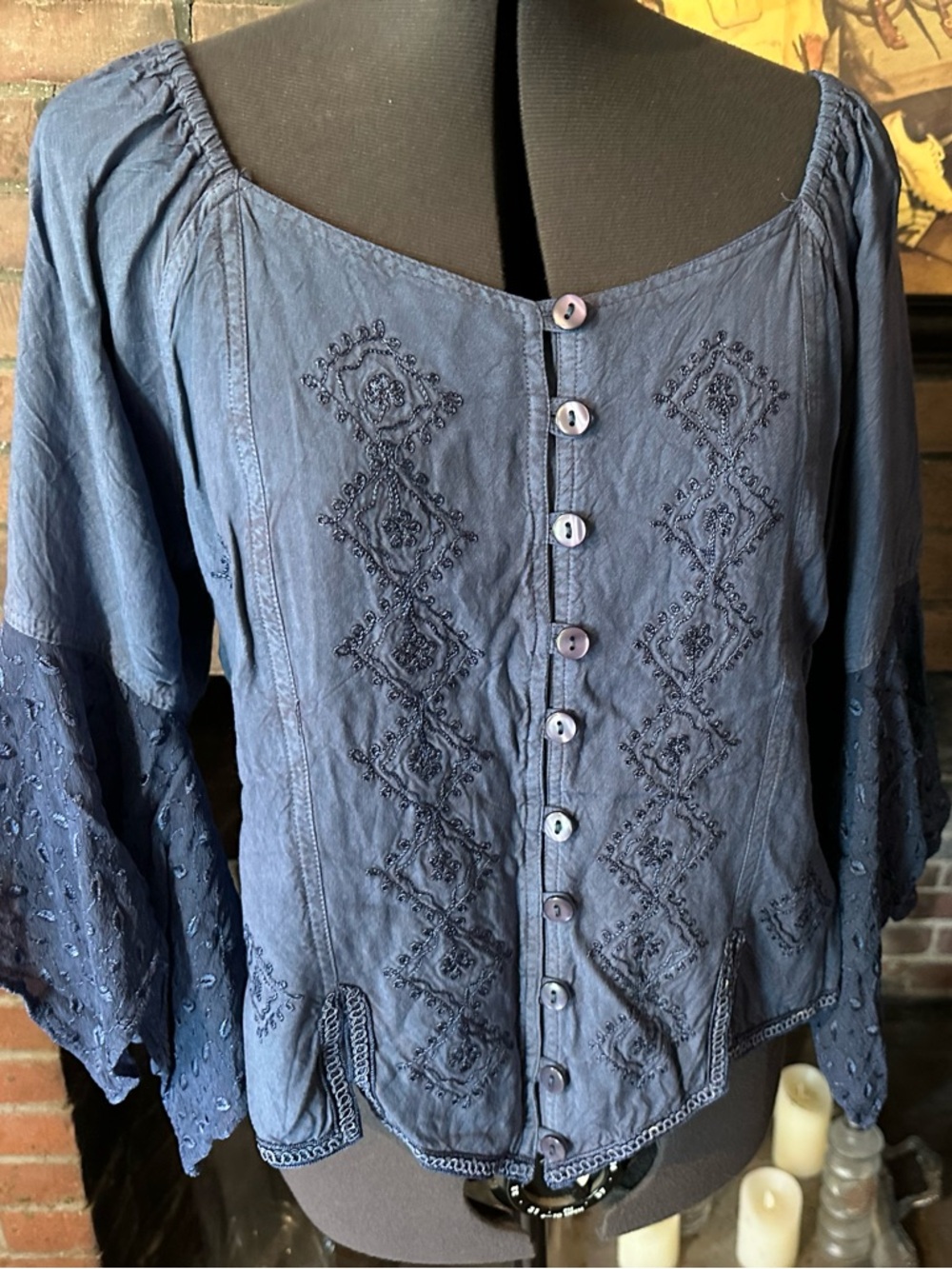 L’Pogee embroidered cropped fairy code festival top w. Handkerchief sleeves OS
